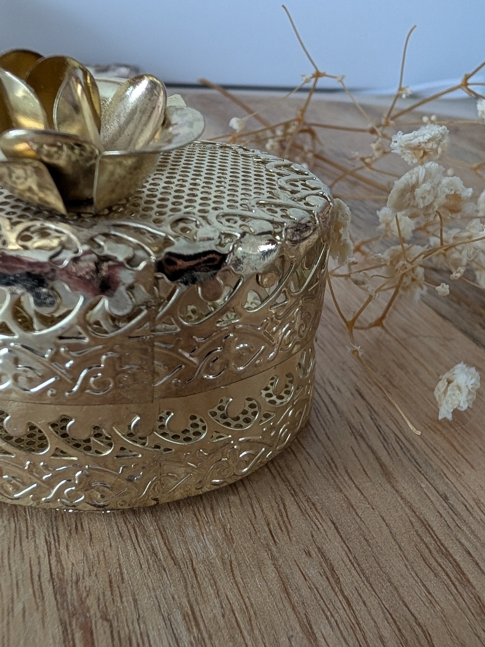 Gold Floral Trinket Box - Picture 2 of 4